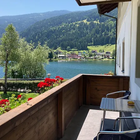 Mit Balkon Und 2 Schlafzimmer Apartment *