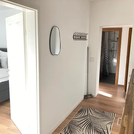 Mit Balkon Und 2 Schlafzimmer Feld am See
