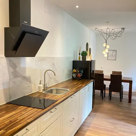 Mit Balkon Und 2 Schlafzimmer * Feld am See