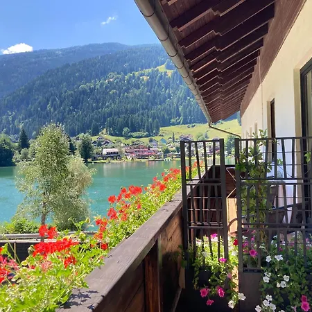 Mit Balkon Und 2 Schlafzimmer * Feld am See