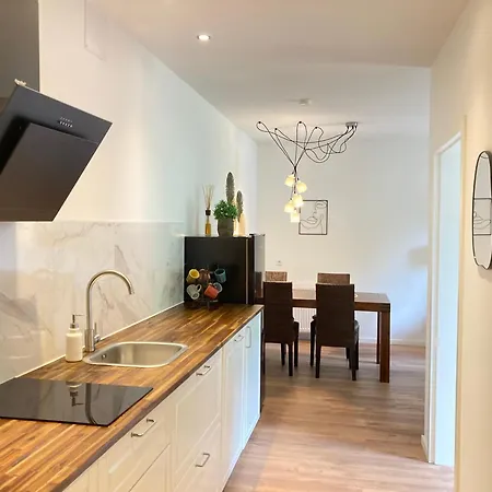 Apartment Mit Balkon Und 2 Schlafzimmer